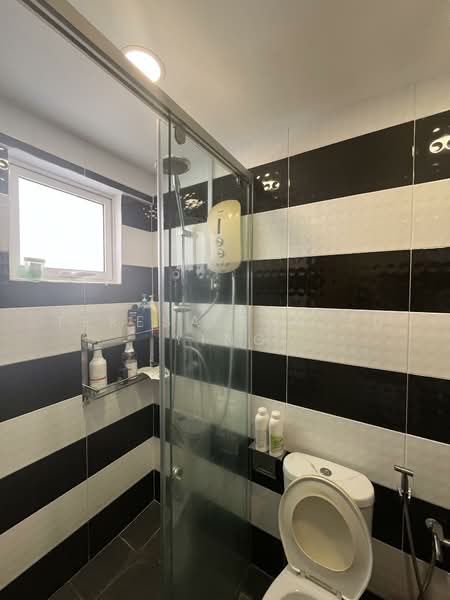 Pangsapuri untuk Dijual di Pelangi Heights - Teresa Tan Zu Ying - Bathroom - PropertyGuru.com.my