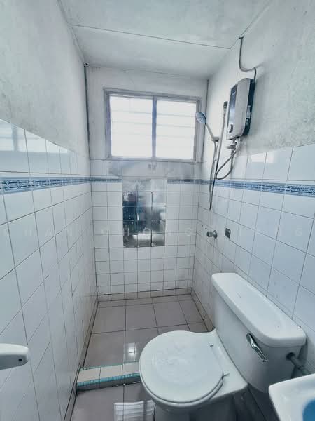 Apartment for Sale at Akasia Apartment - Chan Chong Liang - Bathroom - PropertyGuru.com.my