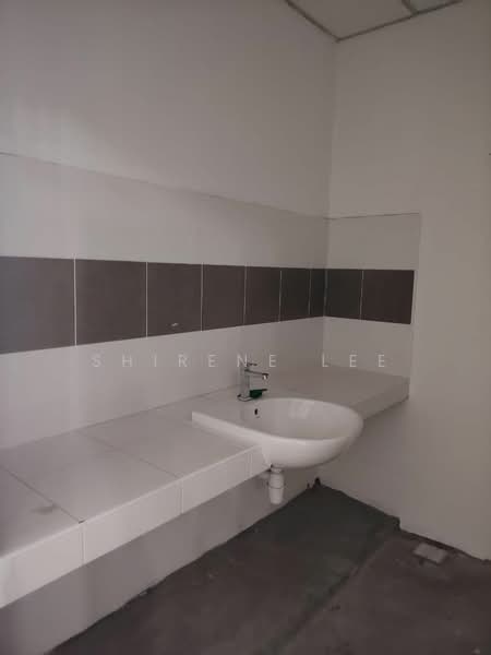 Shop for Rent in Bandar Dato Onn (Tebrau) - Eldwin Tang - Bathroom - PropertyGuru.com.my