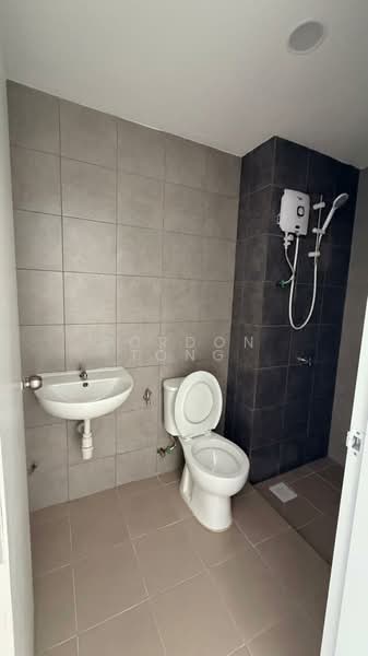 Kondominium untuk Disewa di Residensi Sateria - Gordon Tong - Bathroom - PropertyGuru.com.my