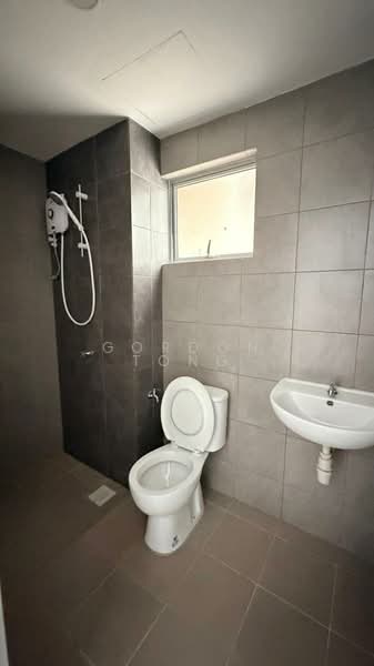 Kondominium untuk Disewa di Residensi Sateria - Gordon Tong - Bathroom - PropertyGuru.com.my