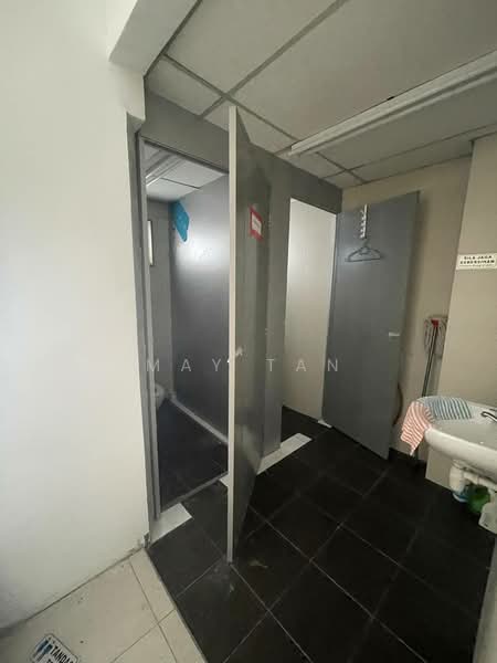 Shop / Office for Sale in Bandar Bukit Puchong (Puchong) - May Tan - Bathroom - PropertyGuru.com.my