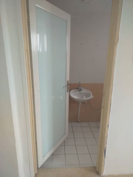 Pangsapuri untuk Dijual di Anggerik Villa 2 - Jack Yap - Bathroom - PropertyGuru.com.my