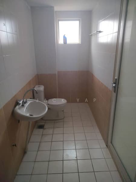 Pangsapuri untuk Dijual di Anggerik Villa 2 - Jack Yap - Bathroom - PropertyGuru.com.my