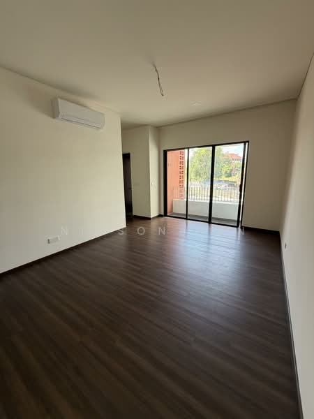 Rumah Teres untuk Dijual di Happy Garden (Kuchai Lama) - Nicson Wan - Balcony - PropertyGuru.com.my