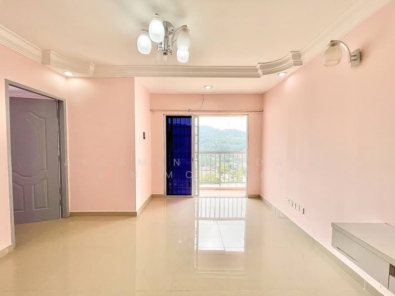 Apartment for Sale at Lakeview Apartments - Akramin Firdaus Bin Mokhtar - Living Room - PropertyGuru.com.my
