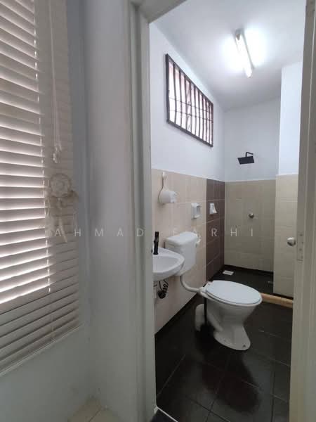2-storey Terraced House for Sale in Sungai Buloh (Selangor) - Ahmad Farhi - Bathroom - PropertyGuru.com.my