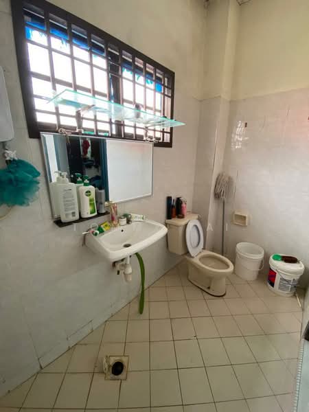 Rumah Teres 2 Tingkat untuk Dijual di Taman Desa Tebrau (Tebrau) - Tommy Tai - Bathroom - PropertyGuru.com.my