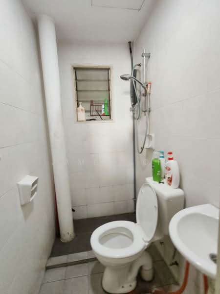 Apartment for Sale at Kemuning Aman - James Loh - Bathroom - PropertyGuru.com.my