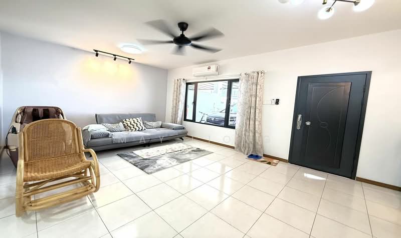 2-storey Terraced House for Sale in Taman Scientex Rawang (Rawang) - May Liong - Living Room - PropertyGuru.com.my
