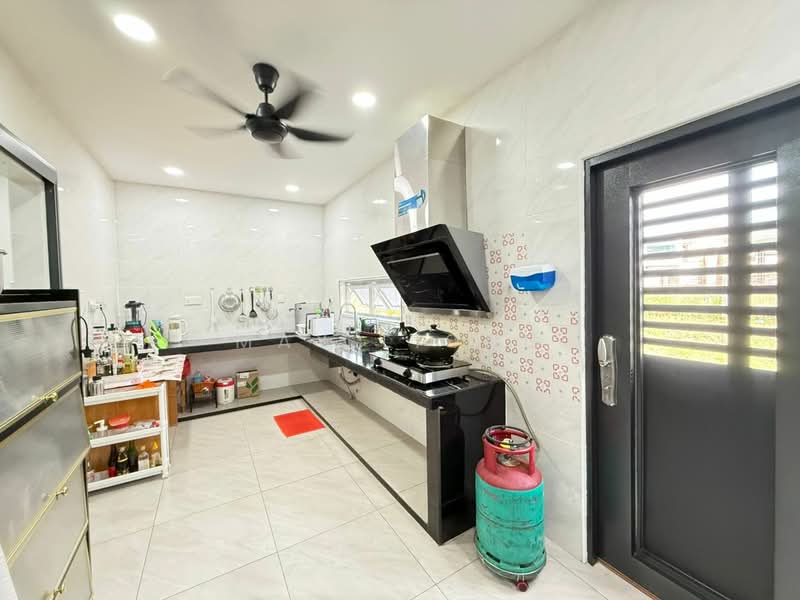 2-storey Terraced House for Sale in Taman Scientex Rawang (Rawang) - May Liong - Kitchen - PropertyGuru.com.my