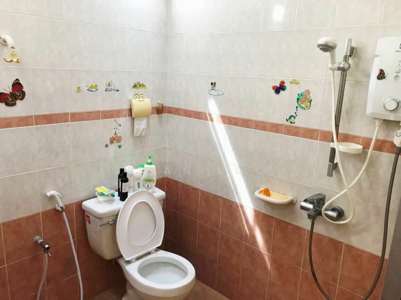 Rumah Teres 1 Tingkat untuk Dijual di Rasah Jaya (Rasah) - Ryan Kok - Bathroom - PropertyGuru.com.my
