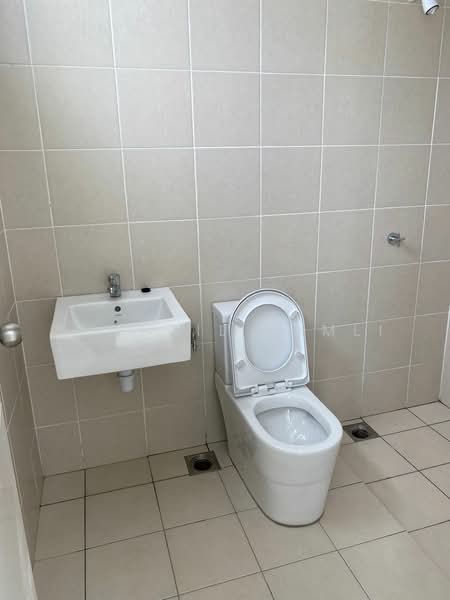 2-storey Terraced House for Sale in Eka Heights (Bandar Sri Sendayan) - Shahril Ramli - Bathroom - PropertyGuru.com.my