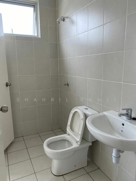 2-storey Terraced House for Sale in Eka Heights (Bandar Sri Sendayan) - Shahril Ramli - Bathroom - PropertyGuru.com.my