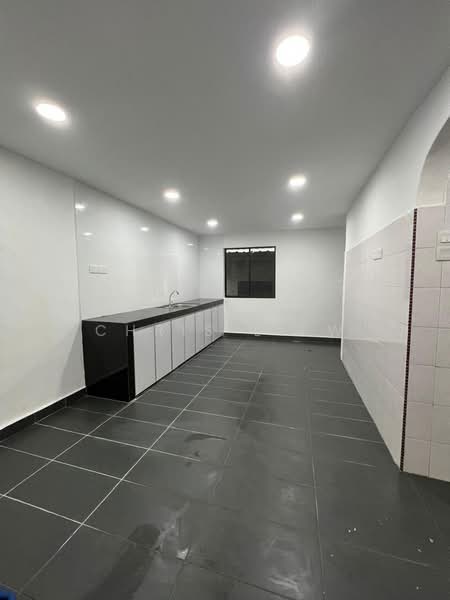 2-storey Terraced House for Sale in Taman Johor Jaya (Johor Bahru) - Chris Liew - Kitchen - PropertyGuru.com.my