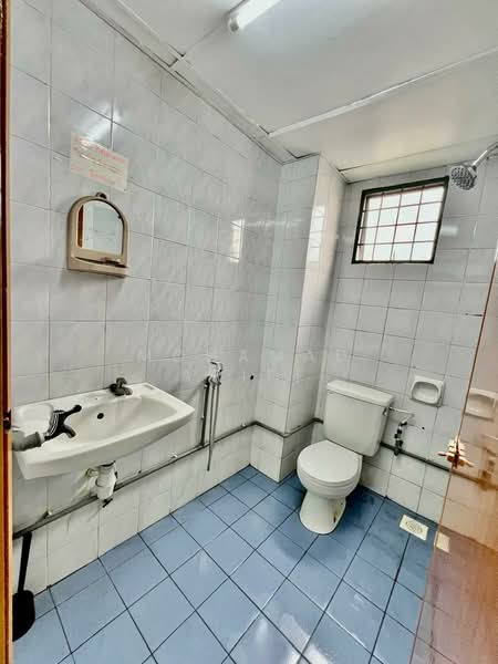 Pangsapuri untuk Disewa di Ilham Apartment - Mohamad Ariff - Bathroom - PropertyGuru.com.my