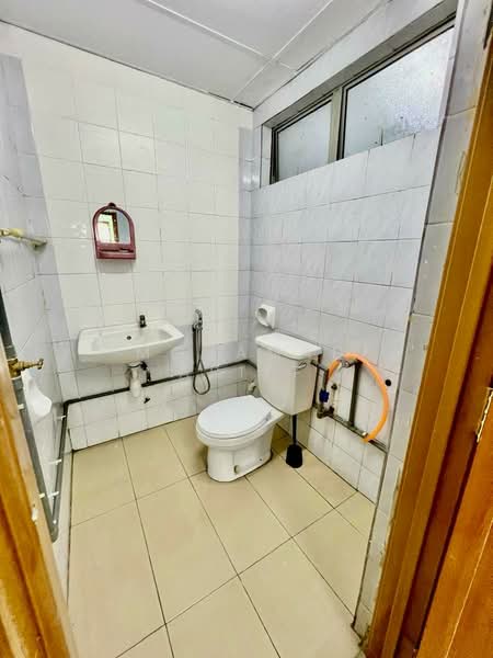Pangsapuri untuk Disewa di Ilham Apartment - Mohamad Ariff - Bathroom - PropertyGuru.com.my