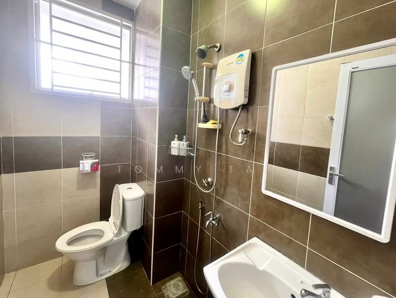Rumah Teres 2 Tingkat untuk Dijual di Setia Tropika (Johor Bahru) - Tommy Tai - Bathroom - PropertyGuru.com.my