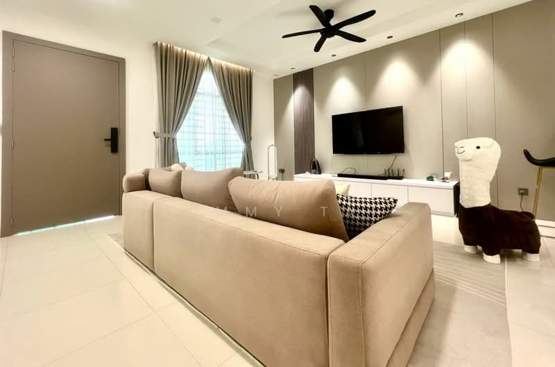 Rumah Teres 2 Tingkat untuk Dijual di Setia Tropika (Johor Bahru) - Tommy Tai - Living Room - PropertyGuru.com.my