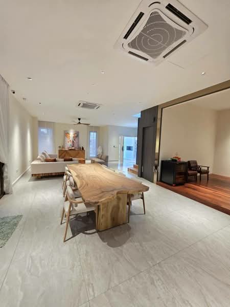 Rumah Berkembar untuk Dijual di Taman Gaya (Ulu Tiram) - Luis Lim - Living Room - PropertyGuru.com.my