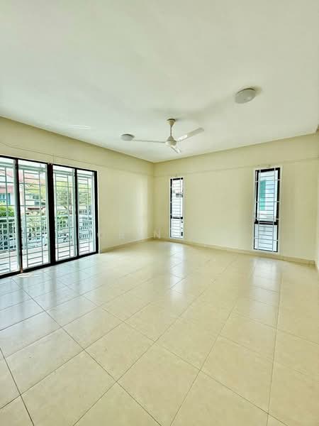 Rumah Teres 2 Tingkat untuk Dijual di Bandar Dato Onn (Tebrau) - Robin Lim - Living Room - PropertyGuru.com.my