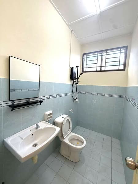 Rumah Teres 1.5 Tingkat untuk Dijual di Taman Setia Indah (Tebrau) - Karl Lim - Bathroom - PropertyGuru.com.my