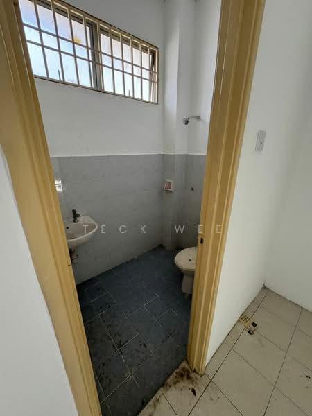 2-storey Terraced House for Sale in Ukay Bistari (Ulu Kelang) - Teck Wee - Bathroom - PropertyGuru.com.my