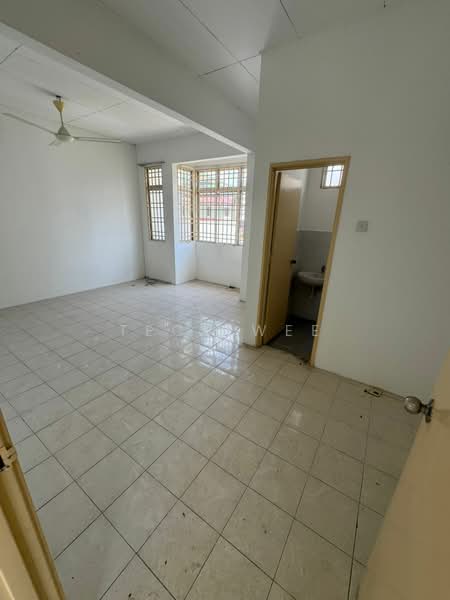2-storey Terraced House for Sale in Ukay Bistari (Ulu Kelang) - Teck Wee - Living Room - PropertyGuru.com.my