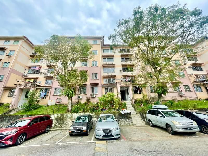 Pangsapuri untuk Dijual di saujana apartment - Sabirin Ahmad - Exterior - PropertyGuru.com.my