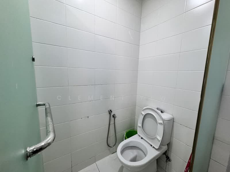 Servis Apartment untuk Dijual di Trefoil - Clement Yew - Bathroom - PropertyGuru.com.my