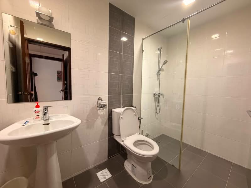 Kondominium untuk Dijual di Indah Samudra Condominium - Siow Yan Er - Bathroom - PropertyGuru.com.my