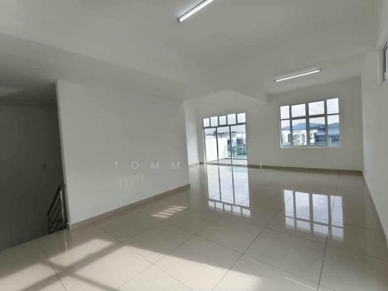 Cluster House for Sale in Mutiara Rini (Skudai) - Tommy Tai - Living Room - PropertyGuru.com.my