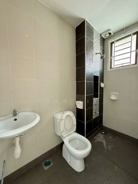Rumah Teres 2 Tingkat untuk Dijual di Bandar Dato Onn (Tebrau) - Fong Lik - Bathroom - PropertyGuru.com.my