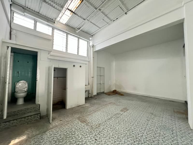 Shop for Rent in George Town (Penang) - Ben Lee - Bathroom - PropertyGuru.com.my