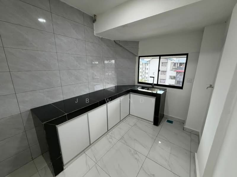 Flat for Sale at Taman Molek - JB Wendy - Kitchen - PropertyGuru.com.my