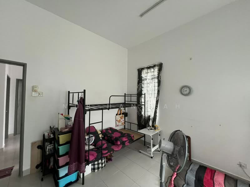 Rumah Teres 2 Tingkat untuk Dijual di Saujana Utama (Puncak Alam) - Nur Hanizah - Bedroom - PropertyGuru.com.my