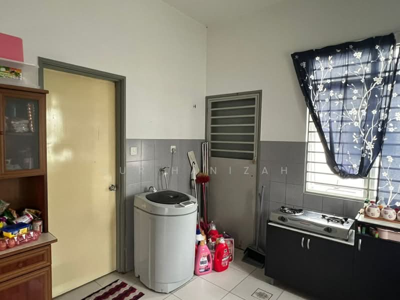 Rumah Teres 2 Tingkat untuk Dijual di Saujana Utama (Puncak Alam) - Nur Hanizah - Kitchen - PropertyGuru.com.my