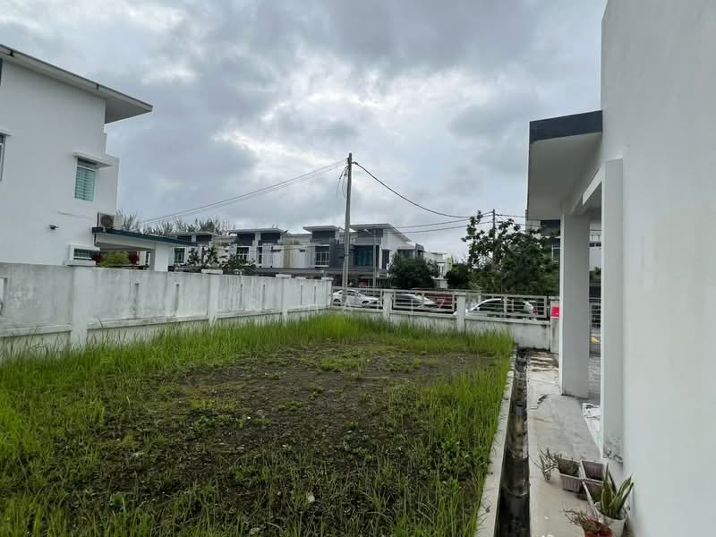 Rumah Teres 2 Tingkat untuk Dijual di Saujana Utama (Puncak Alam) - Nur Hanizah - Exterior - PropertyGuru.com.my