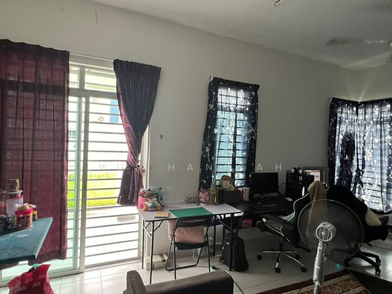 Rumah Teres 2 Tingkat untuk Dijual di Saujana Utama (Puncak Alam) - Nur Hanizah - Study - PropertyGuru.com.my