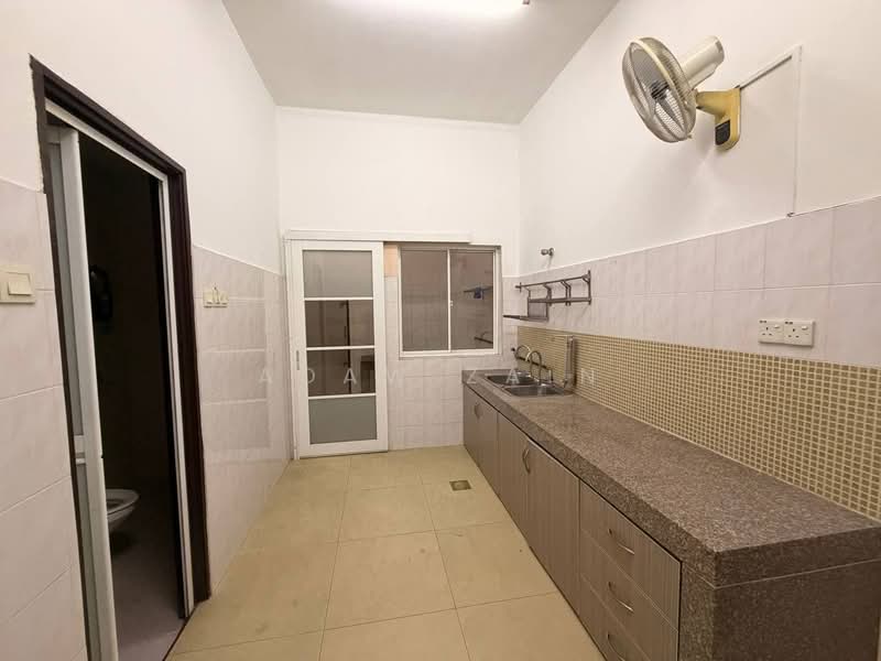 Rumah Teres 2 Tingkat untuk Dijual di Seksyen 23 (Shah Alam) - Adaw Zain - Kitchen - PropertyGuru.com.my