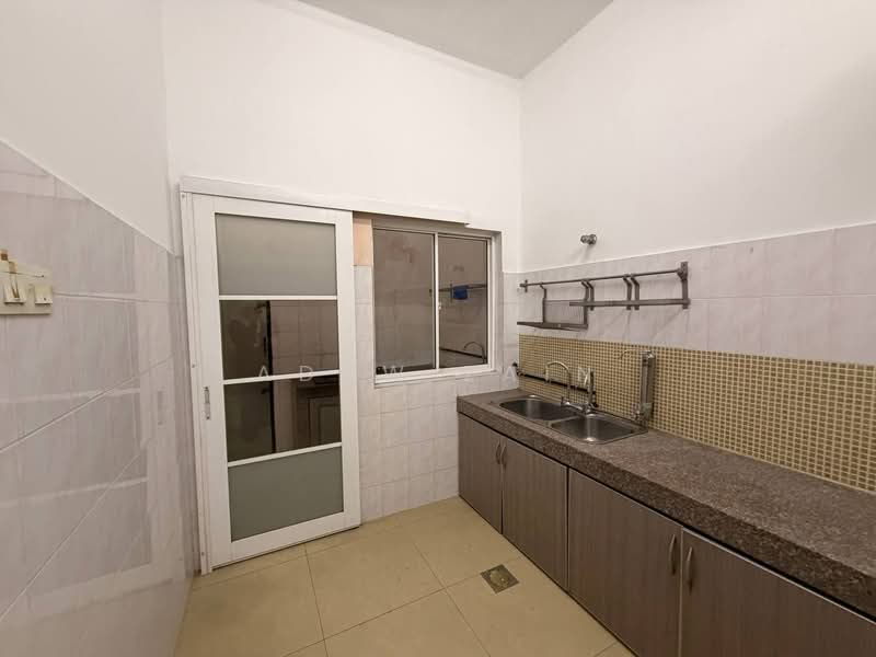Rumah Teres 2 Tingkat untuk Dijual di Seksyen 23 (Shah Alam) - Adaw Zain - Kitchen - PropertyGuru.com.my