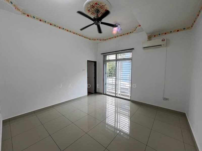 Rumah Berkembar untuk Dijual di Taman Mutiara Rini (Skudai) - Jayden Ng - Living Room - PropertyGuru.com.my