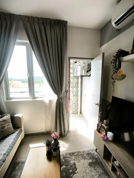 Pangsapuri untuk Dijual di Tangerine Suites - Shahidan Ismail - Living Room - PropertyGuru.com.my