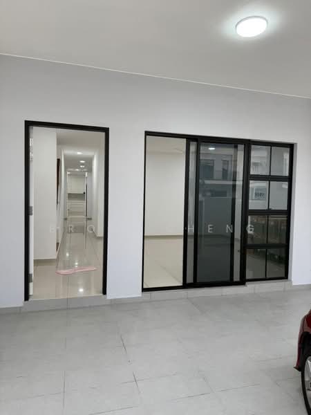 Cluster House for Rent in Iskandar Puteri (Nusajaya) (Johor) - Brown Cheng - Corridor - PropertyGuru.com.my