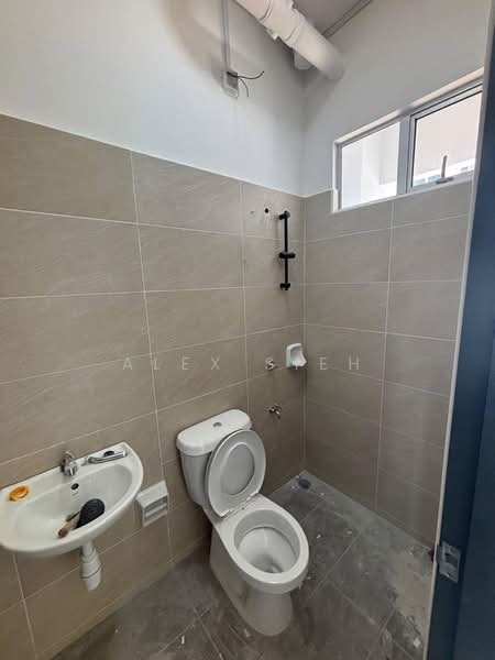 Terraced House for Rent in Bandar Dato Onn (Tebrau) - Alex Sieh - Bathroom - PropertyGuru.com.my
