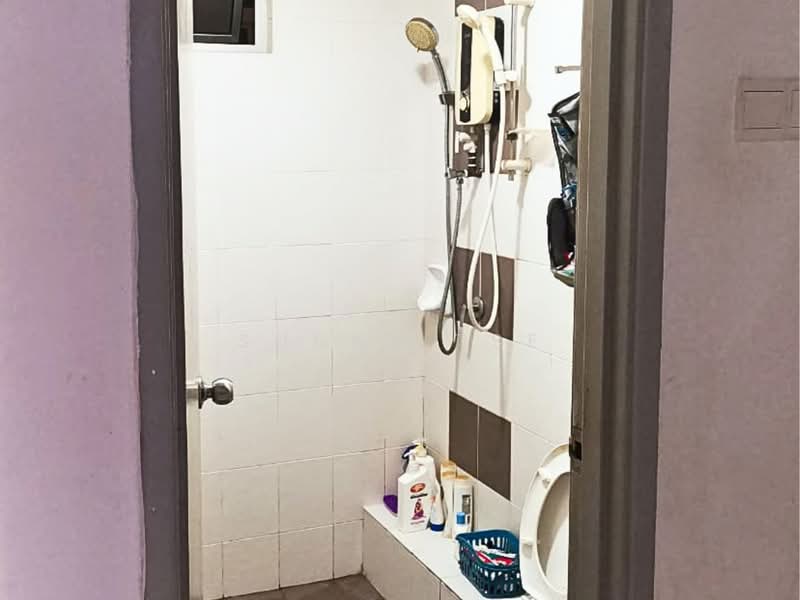 Kondominium untuk Disewa di The Golden Triangle Condominium - Sunny Tse - Bathroom - PropertyGuru.com.my