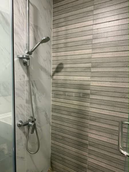 Kediaman Servis untuk Disewa di Emporis - JH Tee - Bathroom - PropertyGuru.com.my
