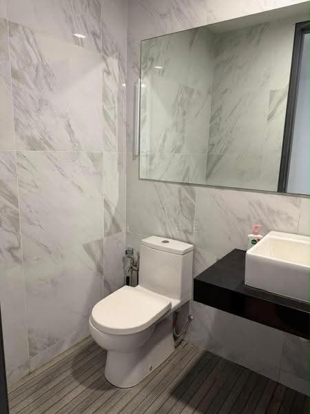 Kediaman Servis untuk Disewa di Emporis - JH Tee - Bathroom - PropertyGuru.com.my