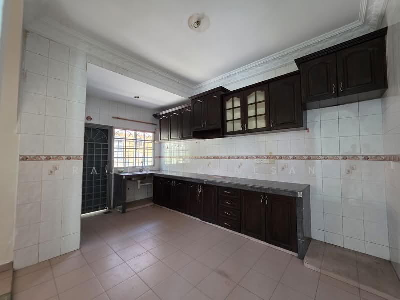 Terraced House for Rent in Rawang (Selangor) - Rajesh Kanesan - Kitchen - PropertyGuru.com.my