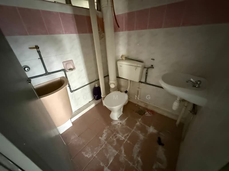 Pangsapuri untuk Dijual di Saujana Heights Apartments - Hoy Meng - Bathroom - PropertyGuru.com.my